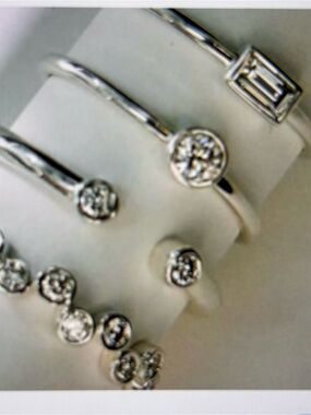 Mejuri 14k Solo Diamond Ring